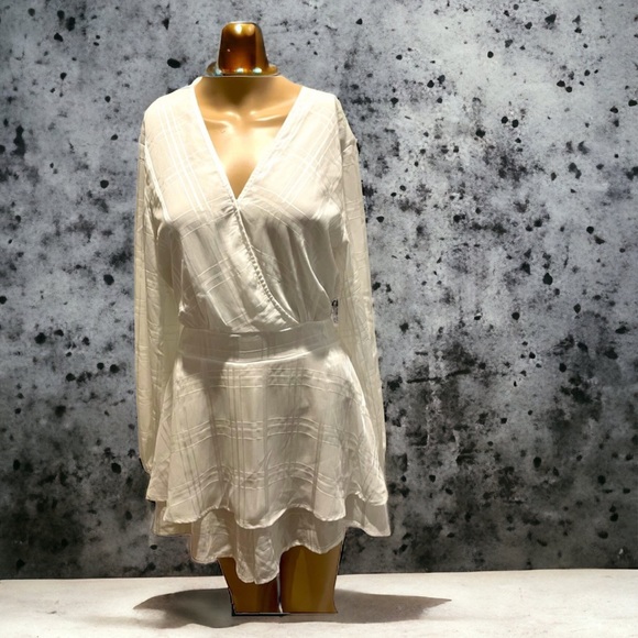 Dresses & Skirts - Beautiful White Skort Dress Sz Large